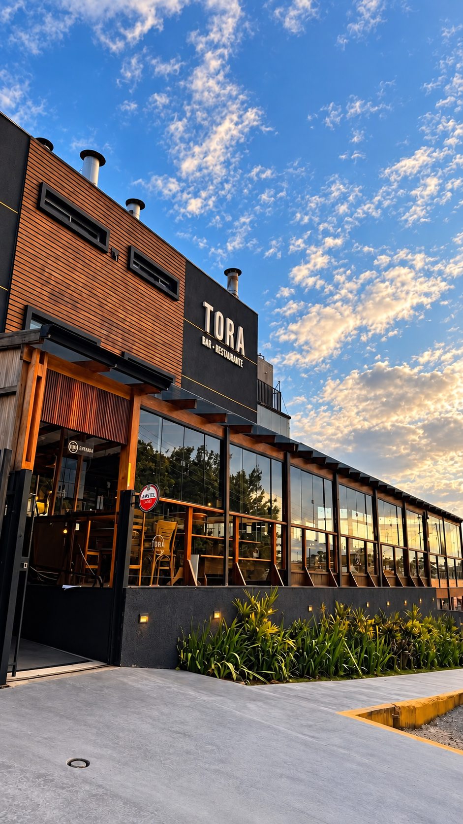 Fachada do Tora Bar e Restaurante em Curitiba